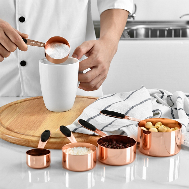 Rose gold stainless steel measuring cup five pieces kitchen baking, mixing and measuring spoon set